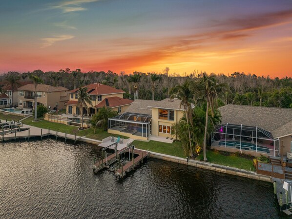 4 bedrooms, free WiFi, bed sheets