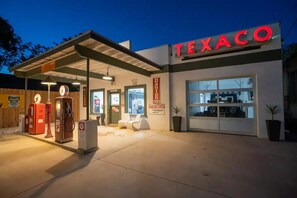 Exterior - Kerrville Texaco
(Kerrville)