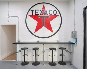 Interior - Kerrville Texaco
 (Kerrville)