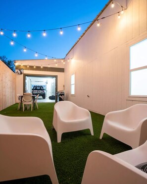 Outdoor dining - Kerrville Texaco
(Kerrville)