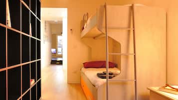 2 chambres, fer et planche à repasser, lit parapluie, Wi-Fi gratuit