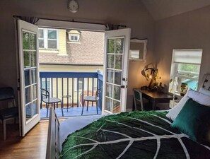 1 habitación, escritorio, tabla de planchar con plancha y wifi