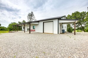 Exterior - Burkesville Cabin, 3 Mi to Dale Hollow Lake! (Burkesville)