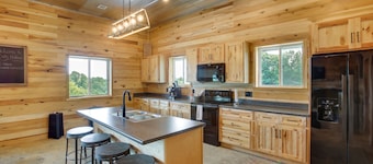 Burkesville Cabin, 3 Mi to Dale Hollow Lake!