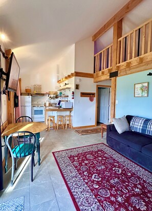 Smart TV - Prince Edward Island 2 bedroom waterfront cottage in South Rustico (New Glasgow)