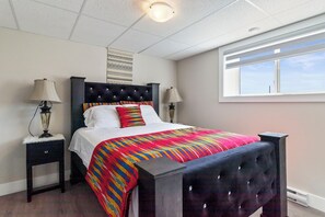 4 bedrooms, in-room safe, desk, iron/ironing board
