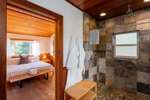 Hair dryer - Parsnip Lakes Cabin w/ Jacuzzi and Wood Stove at Green Springs Inn (Ashland)