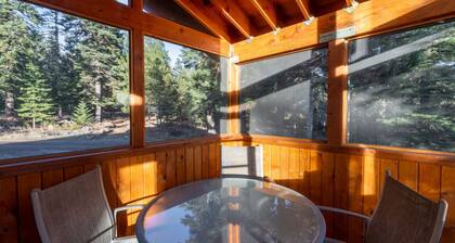 Parsnip Lakes Cabin w/ Jacuzzi and Wood Stove at Green Springs Inn