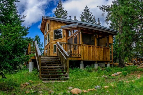 Parsnip Lakes Cabin w/ Jacuzzi and Wood Stove at Green Springs Inn