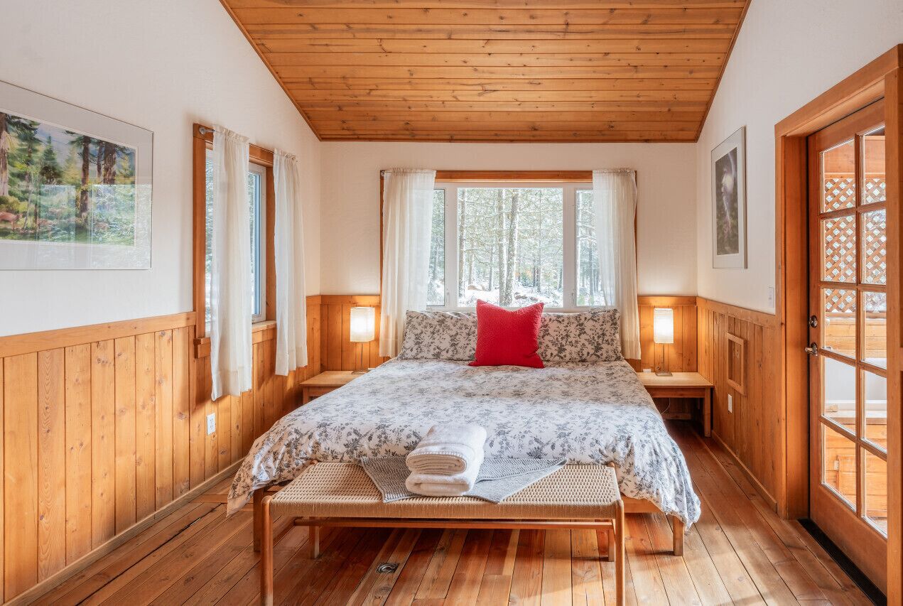 1 dormitorio, tabla de planchar con plancha, wifi y ropa de cama