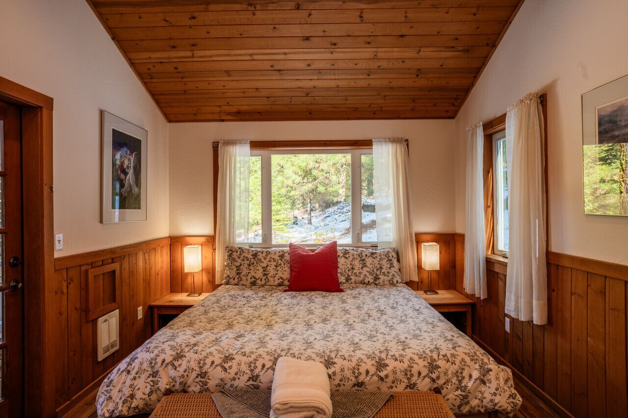 1 dormitorio, tabla de planchar con plancha, wifi y ropa de cama