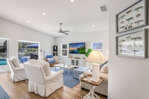 Smart TV, table tennis