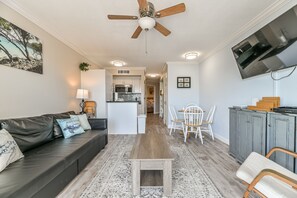 TV, DVD player, books - Enjoy up to 35% off High Season rates for a limited time! Castaway Cove, Ocean View (Galveston)