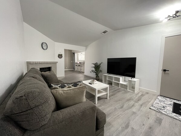 TV connectée, cheminée