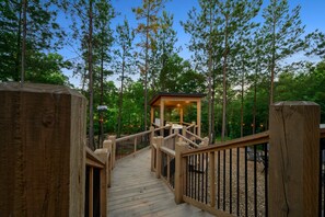 Property grounds - River Sound-Creekside Cabin with hottub,playset,pool table- Virtual Tour Available (Broken Bow)