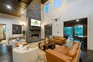 Interior - River Sound-Creekside Cabin with hottub,playset,pool table- Virtual Tour Available (Broken Bow)