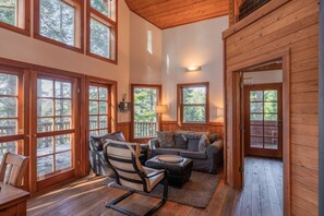 Unclassified image, 4 of 13, button - Pilot Rock Cabin w/ Jacuzzi and Wood Stove at Green Springs Inn (Ashland)