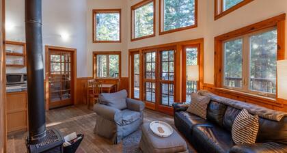 Agate Flats Cabin w/ Jacuzzi and Wood Stove at Green Springs Inn