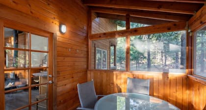 Agate Flats Cabin w/ Jacuzzi and Wood Stove at Green Springs Inn