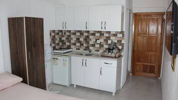 Classic Double Room, 1 Double Bed, Smoking, Mountain View | Private kitchen | Full-sized fridge, stovetop, cookware/dishes/utensils