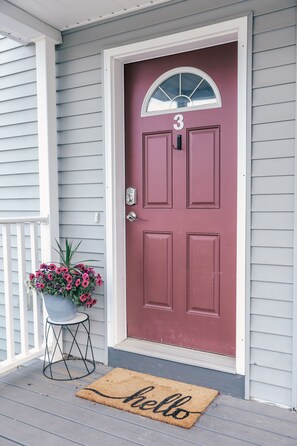 Exterior detail - MaineStay Central Bangor Townhouse Near airport & Acadia Park w washer & dryer, (Bangor)