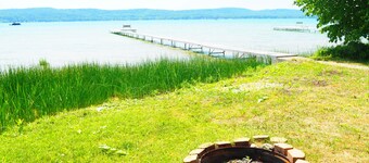 Cavalier Cottage - PRIVATE WATERFRONT COTTAGE W/ HUGE DOCK AND 4 KAYAKS!