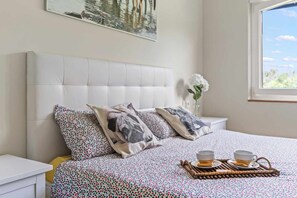 3 bedrooms, iron/ironing board, internet, bed sheets - Country House in Lucena (Naveda)