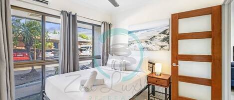 Lägenhet Comfort | 2 sovrum, skrivbord, arbetsyta för laptop och strykjärn/strykbräda