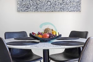 Comfort Apartment | In-room dining