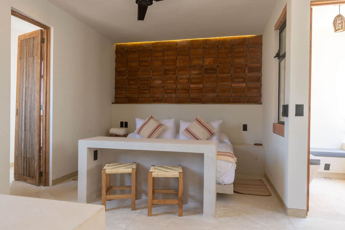 Departamento Deluxe | 1 habitación, caja de seguridad en la habitación y escritorio 