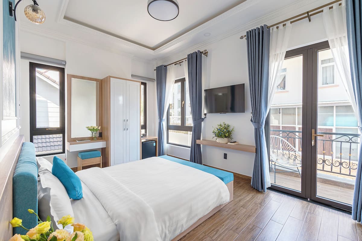 Habitación doble Deluxe, 1 cama Queen size | Camas con efecto memoria, decoración personalizada y escritorio