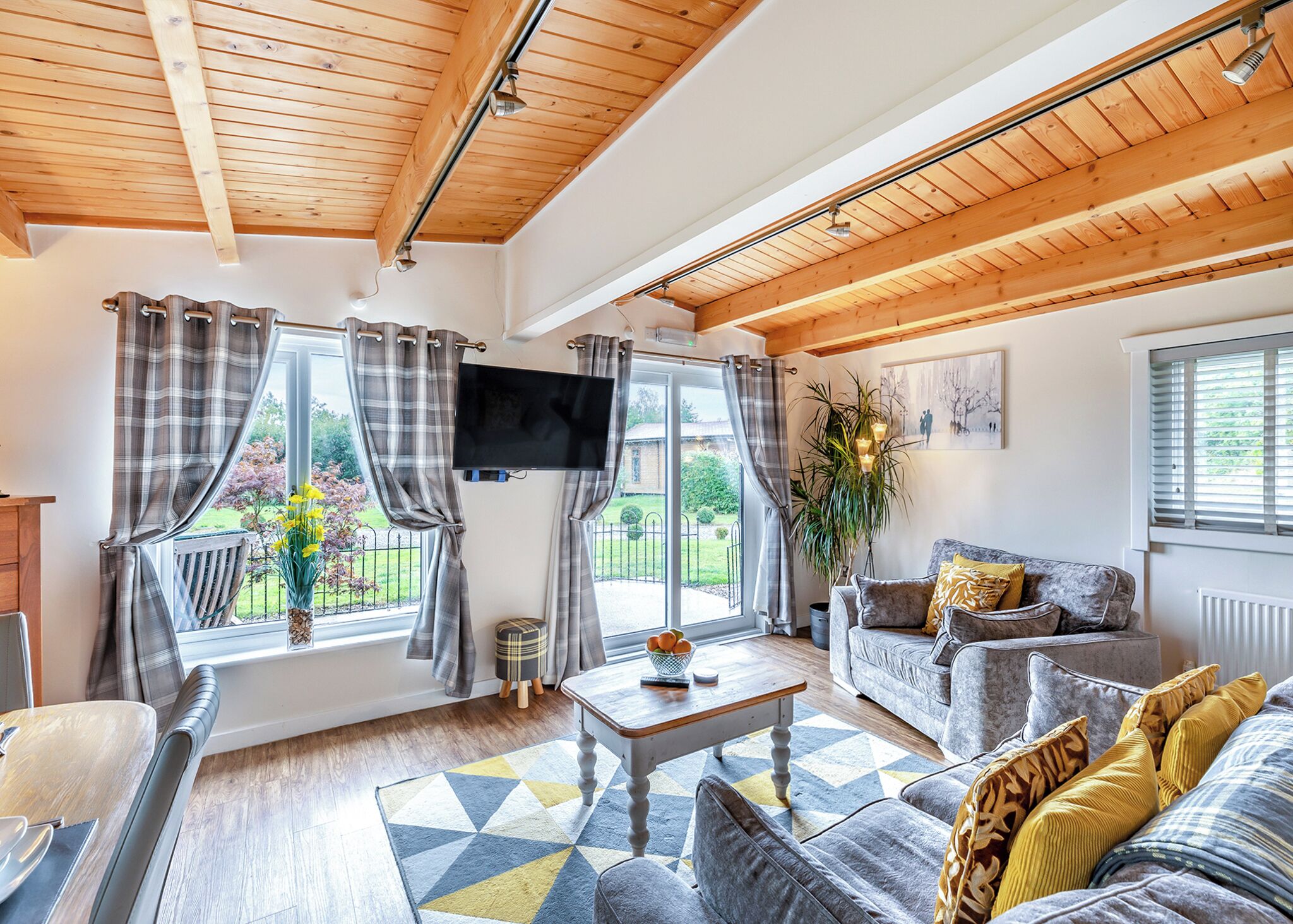 2 Bedroom Accommodation In Ellesmere - Cheshire