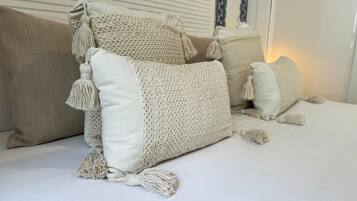 Fer et planche Ă repasser, accĂšs Internet, draps fournis