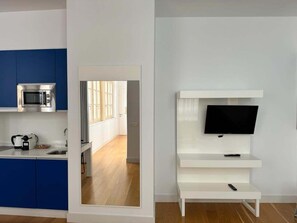 Fridge, microwave, coffee/tea maker, toaster - Studio in front of the cathedral 1 by Málaga Planners (Málaga)