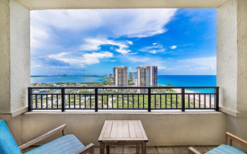Ocean View 2 Bedroom Penthouse Condo