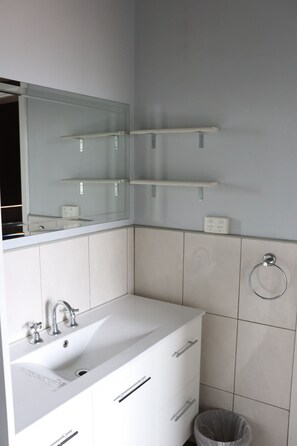 Apartment | Bathroom