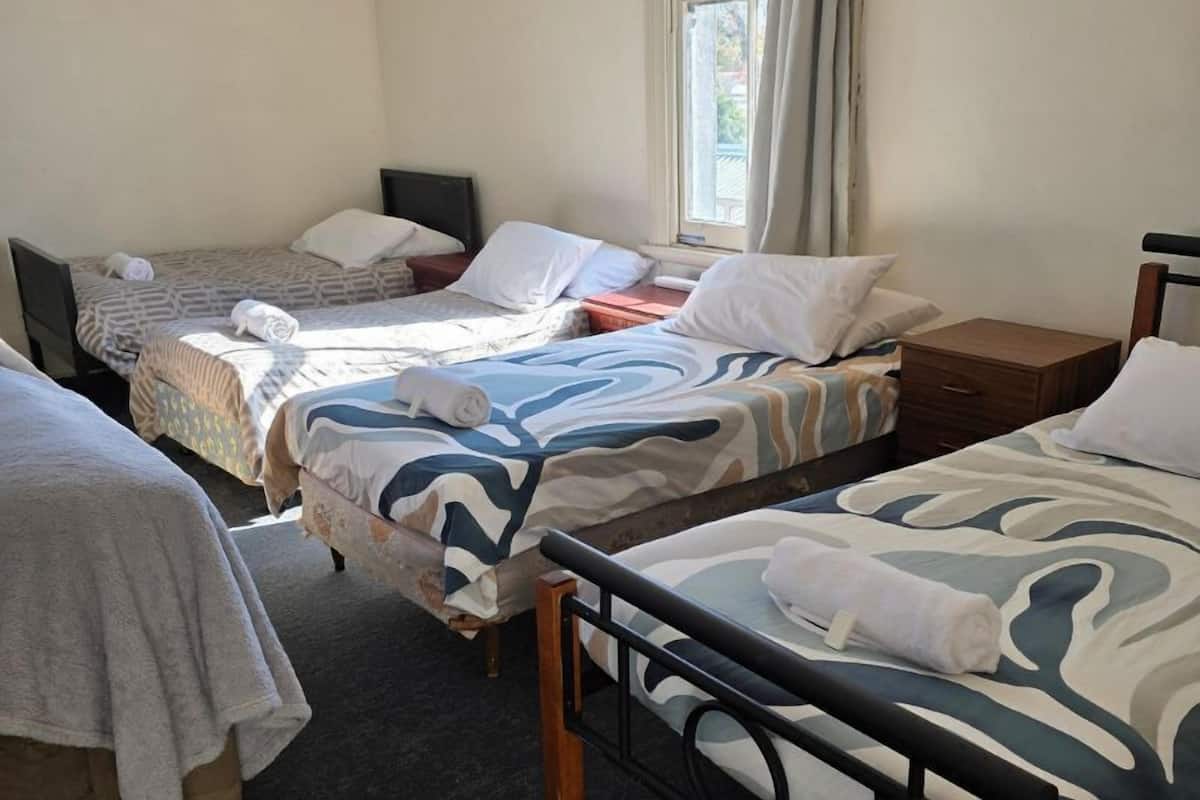 Basic Quadruple Room | WiFi (free), bed sheets