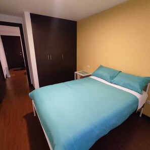 2 bedrooms, iron/ironing board, WiFi, bed sheets - Cozy apartment in the most central area of Quito. 10 minutes to the Old town! (Quito)