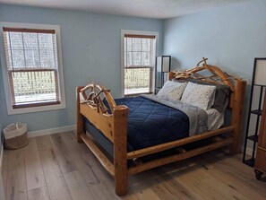 3 bedrooms, desk, iron/ironing board, free WiFi - Spacious home <1 mile from Crystal Mountain & Betsie River - Pet Friendly!  (Thompsonville)