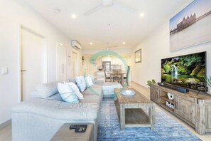 Interior - Zen Sun City - 2 BR Cozy Apt Ocean View (Darwin)