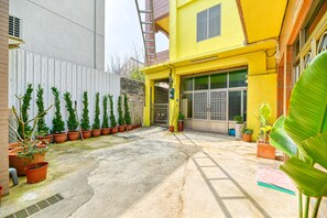 Courtyard - Chunfa B&B (Huxi)