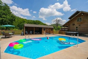Outdoor pool - Back Porch Lodge on 5 Acres! Pool, Hot Tub, Creek! (Whites Creek)