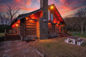 Exterior - Back Porch Lodge on 5 Acres! Pool, Hot Tub, Creek! (Nashville)