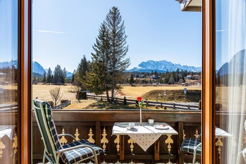 Holiday Apartment 'Alpenblick Tilly - Soiernsee' with Mountain View, Shared Garden and Wi-Fi