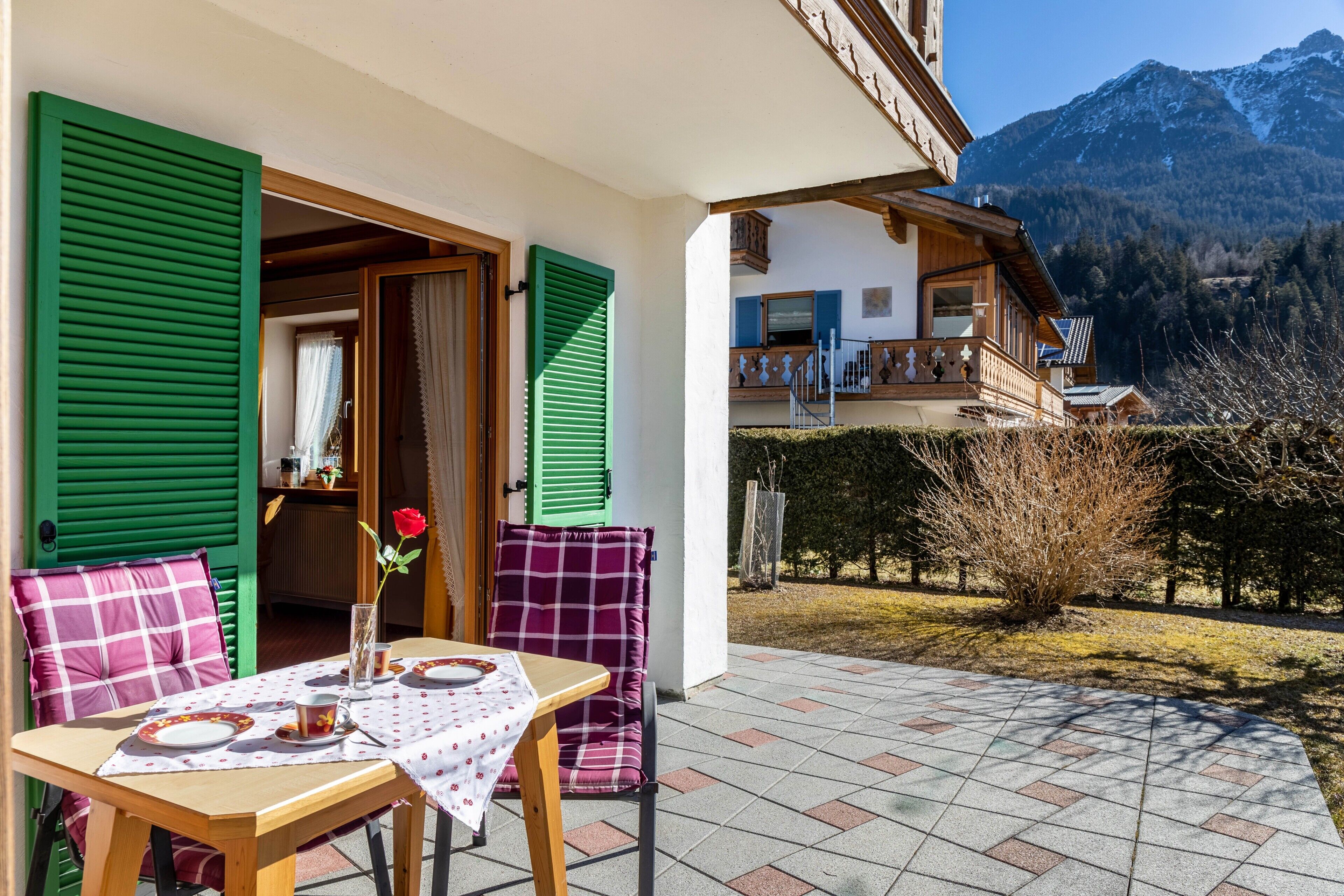 屋外ダイニングエリア