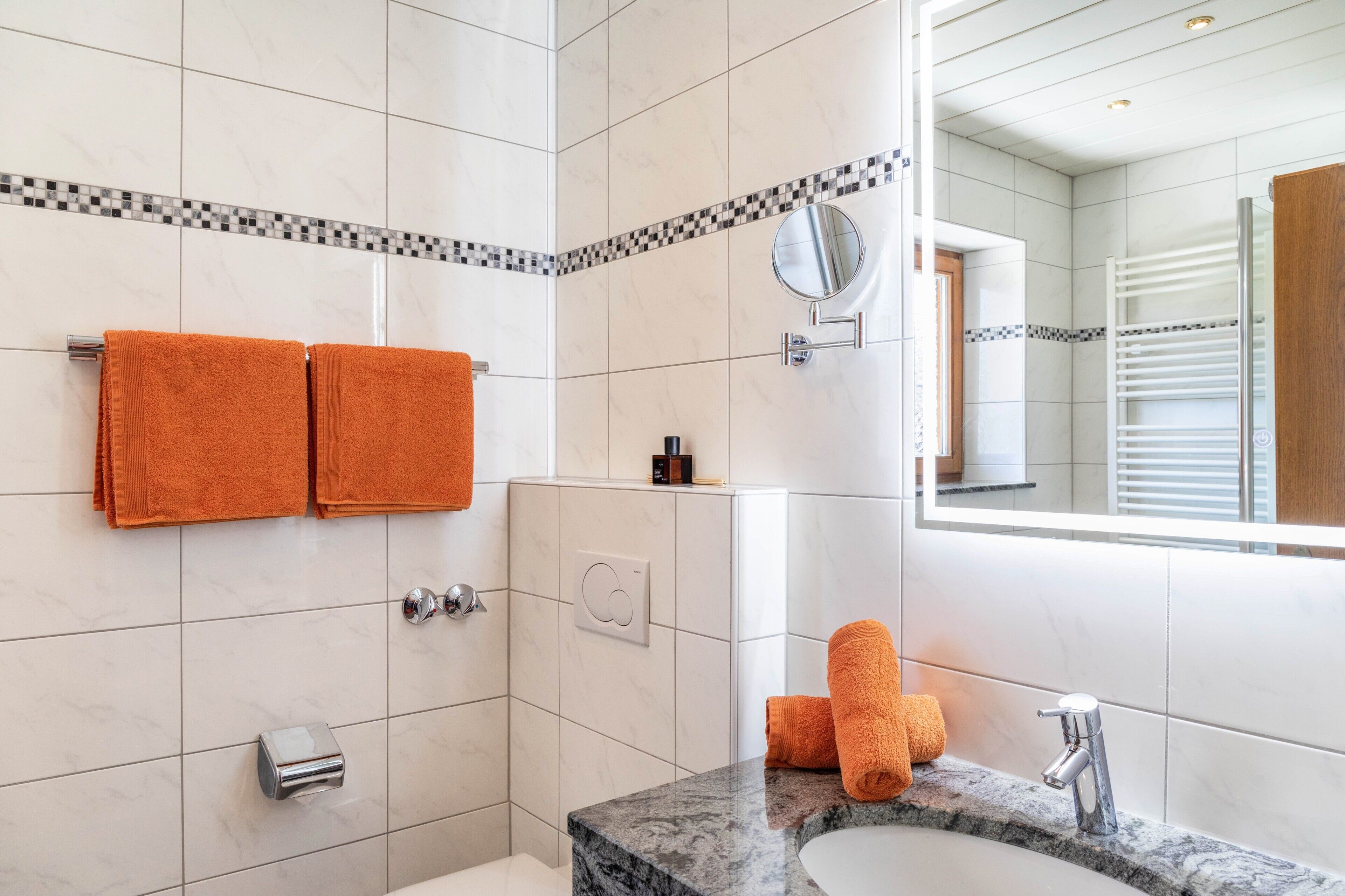 Een douche, een haardroger, handdoeken