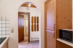 Interior - Holiday Apartment 'Alpenblick Tilly - Eibsee' with Mountain View, Shared Terrace and Wi-Fi (Krün)