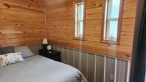 1 chambre, fer et planche à repasser, draps fournis