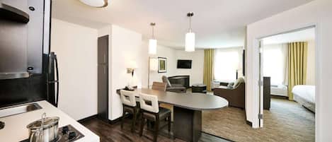 1 bedroom, desk, iron/ironing board, free WiFi