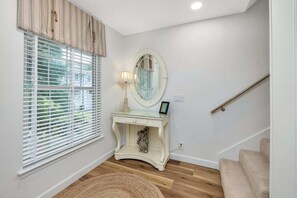 Interior - Less than a Mile to the Beach! Community Pool. (Saint Simons Island)